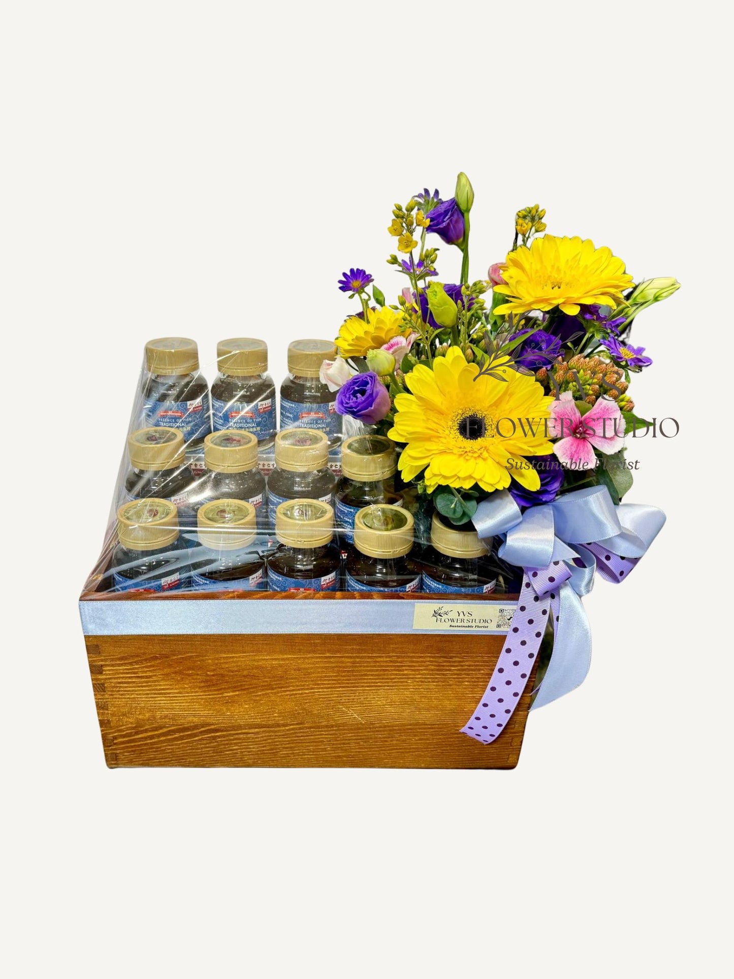 Fish essence and fresh flowers wooden box hamper